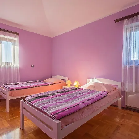 Peaceful Holiday In With Swimming Pool Porec