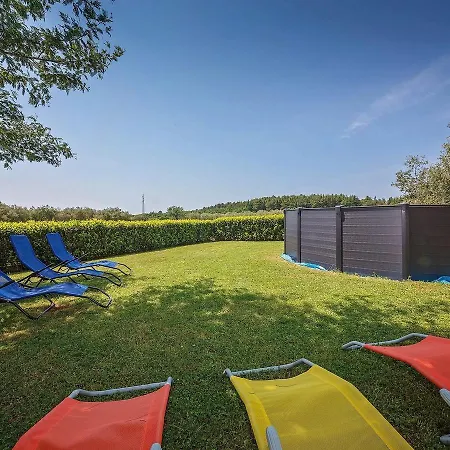 Peaceful Holiday In With Swimming Pool Holiday home