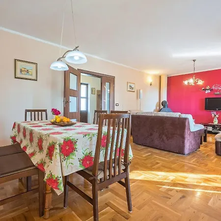 Tatil Evi Peaceful Holiday In With Swimming Pool