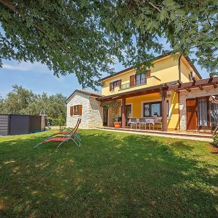 Peaceful Holiday In With Swimming Pool Tatil Evi Poreč