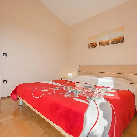 Holiday home Peaceful Holiday In With Swimming Pool Porec