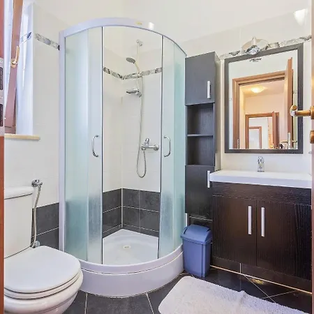 Peaceful Holiday In With Swimming Pool Holiday home Porec