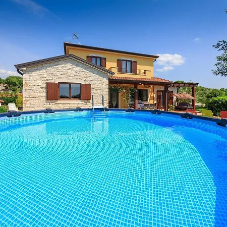 Peaceful Holiday In With Swimming Pool