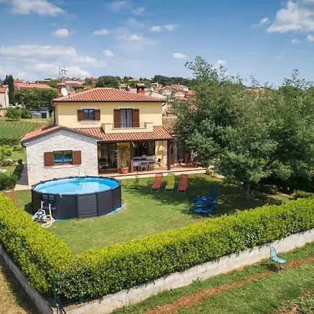Peaceful Holiday In With Swimming Pool