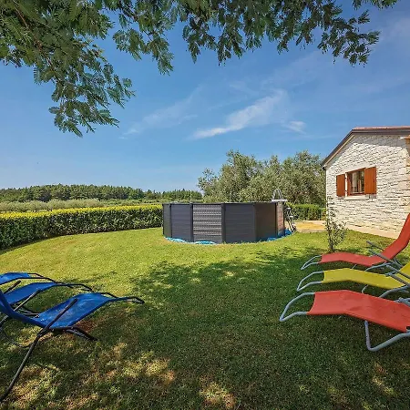 Peaceful Holiday In With Swimming Pool Poreč